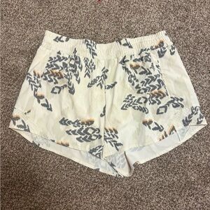 CALIA by Carrie Underwood Cream Patterned Athletic Shorts